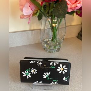 Kate Spade Dana Daisies Large Slim Bifold Wallet